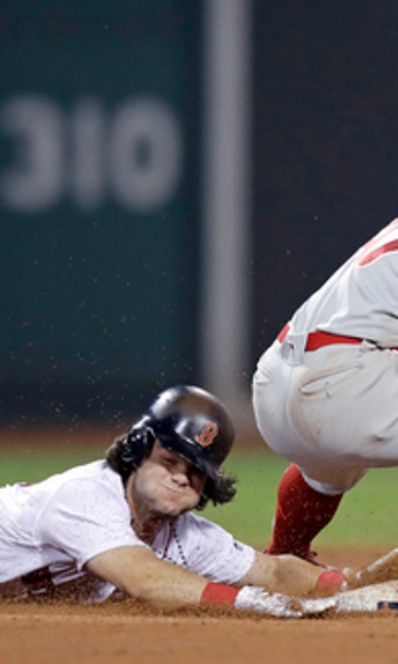 Pedroia's single wins it in 11th; Red Sox beat Phillies 6-5 (Jun 12, 2017)